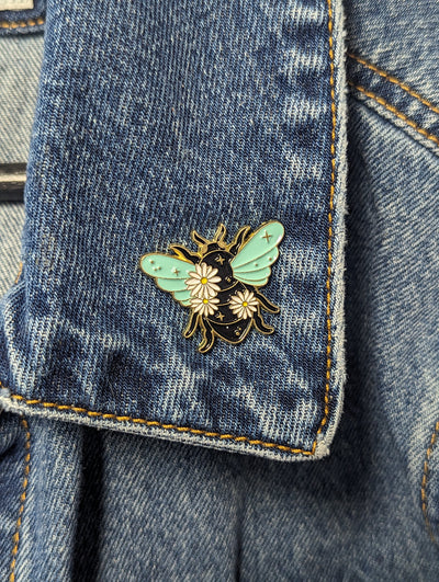 Daisy Bee Enamel Pin