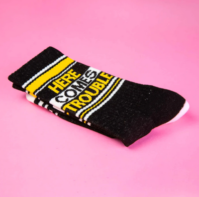 HERE COMES TROUBLE gym socks
