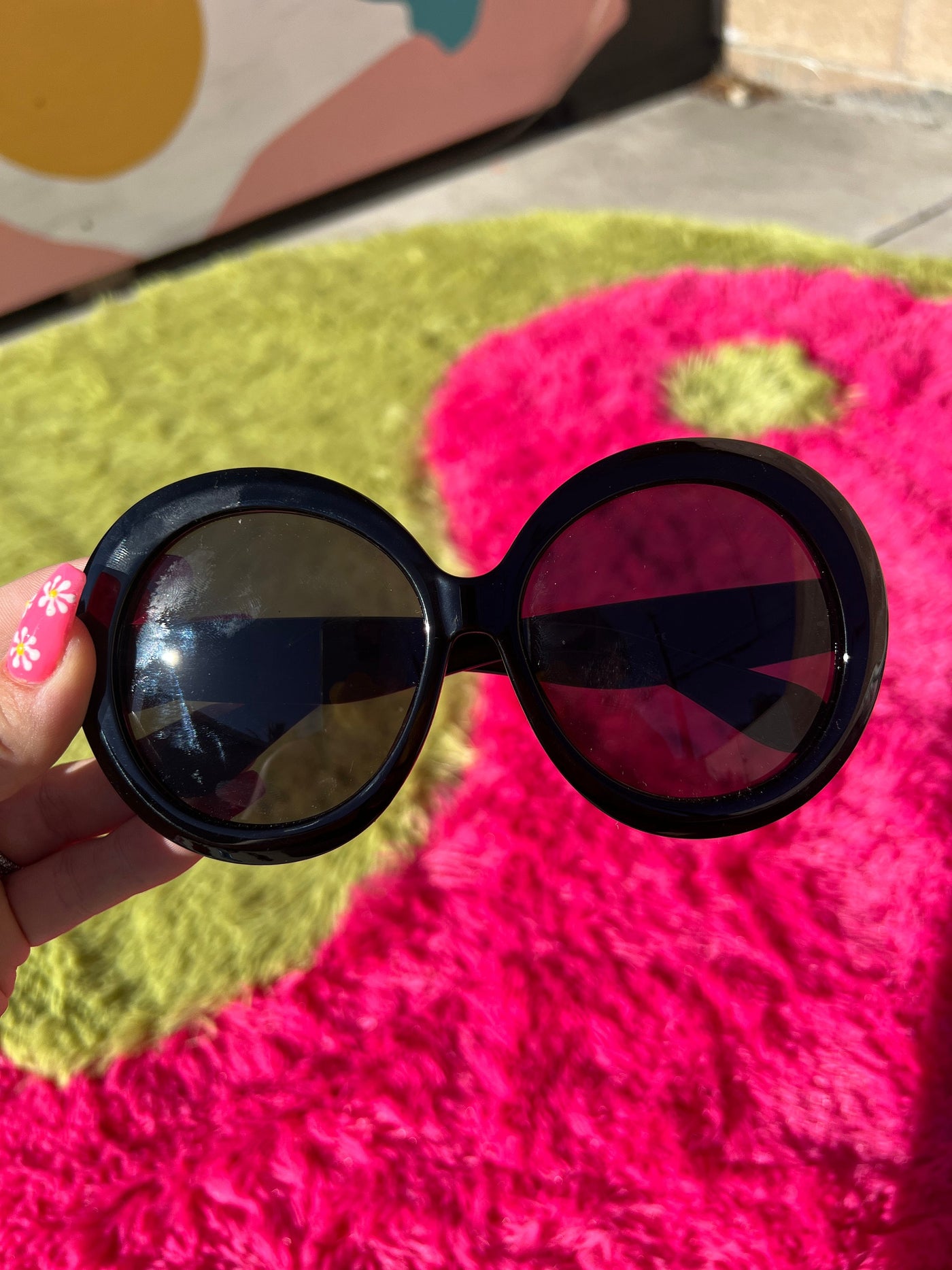 Paparrazi Large Black Circle Sunglasses