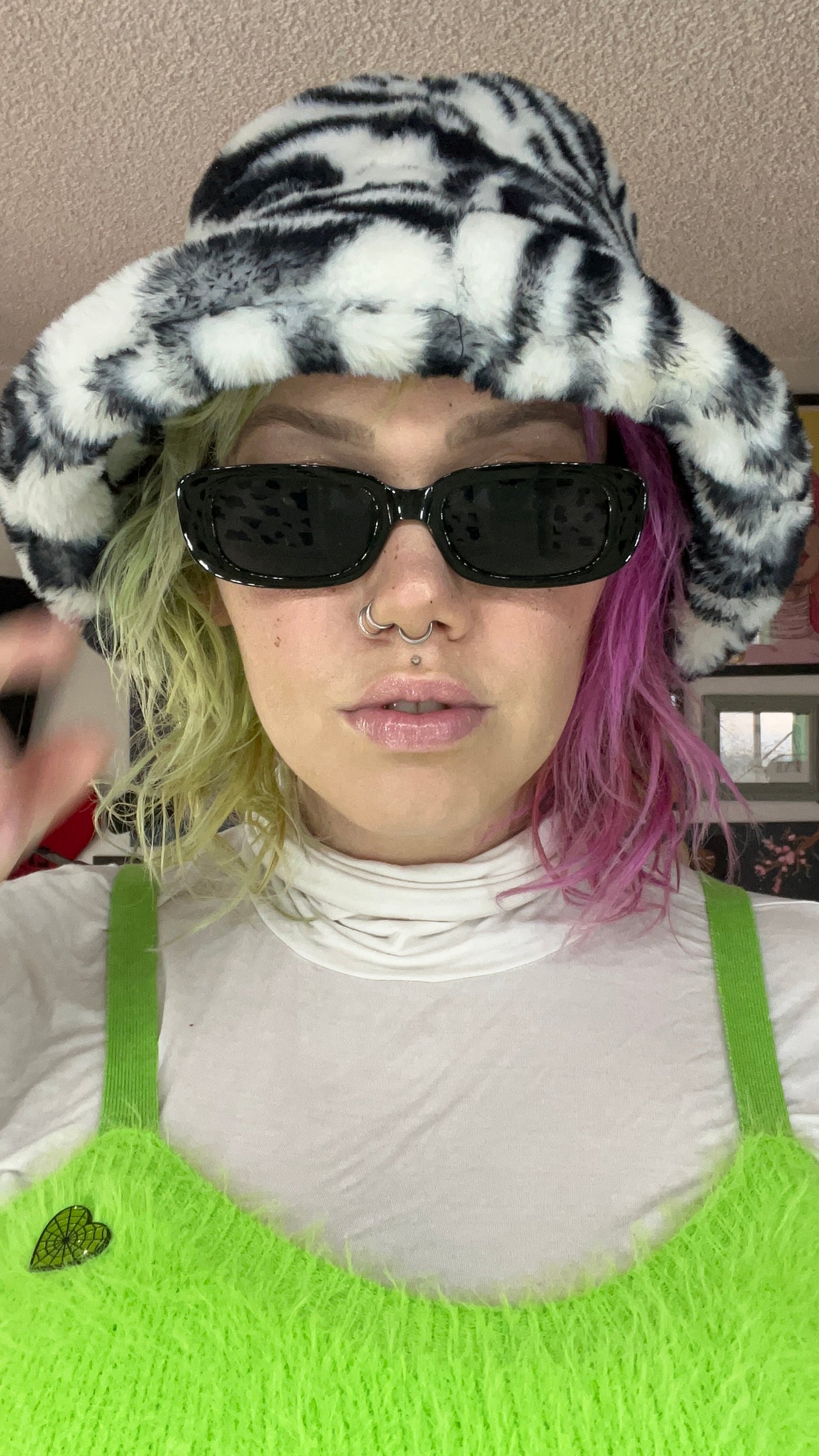Black It Girl Sunglasses